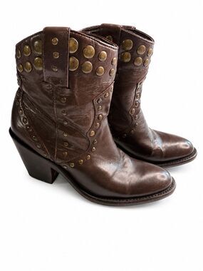 Stetson Women’s Brown Leather Studded Boots Size 6 1/2